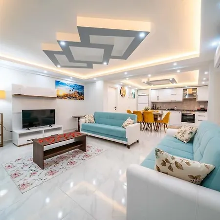 Villa Kalkan Deniz Manzaralı Havuzlu Bahçeli *