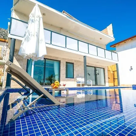 Kalkan Deniz Manzaralı Havuzlu Bahçeli *