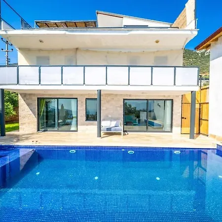 Kalkan Deniz Manzaralı Havuzlu Bahçeli Villa Kaş