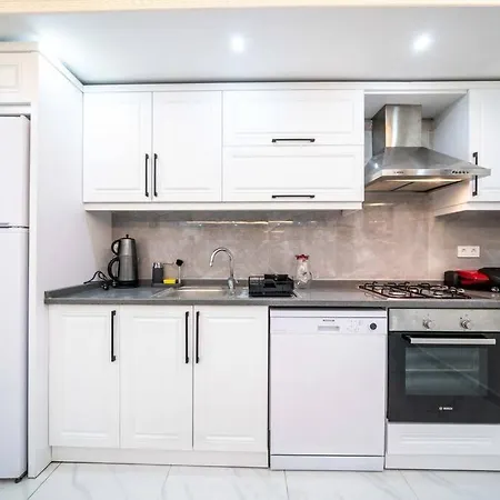 Kalkan Deniz Manzaralı Havuzlu Bahçeli Villa Kaş