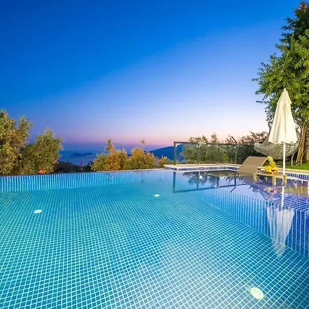 Villa Kalkan Deniz Manzaralı Havuzlu Bahçeli Kaş