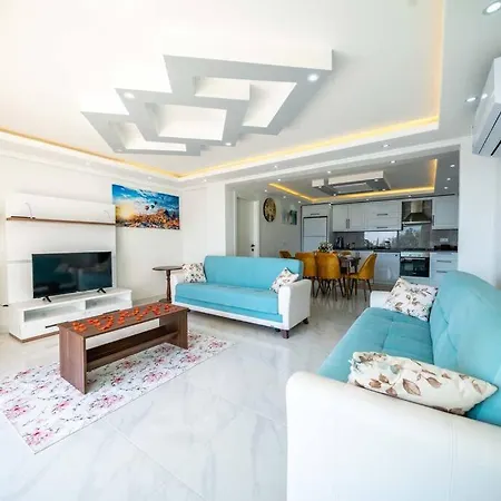 Villa Kalkan Deniz Manzaralı Havuzlu Bahçeli