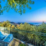 Kalkan Deniz Manzarali Havuzlu Bahceli