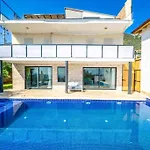 Kalkan Deniz Manzarali Havuzlu Bahceli 빌라 카스
