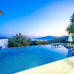 Kalkan Deniz Manzarali Havuzlu Bahceli * 카스