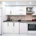 Kalkan Deniz Manzarali Havuzlu Bahceli 빌라 카스