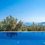 Kalkan Deniz Manzarali Havuzlu Bahceli 카스
