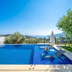 Kalkan Deniz Manzarali Havuzlu Bahceli 빌라 카스