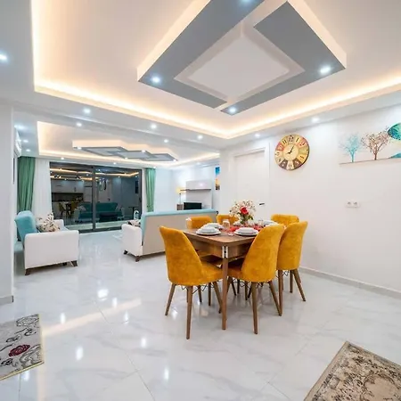 Kalkan Deniz Manzarali Havuzlu Bahceli 카스