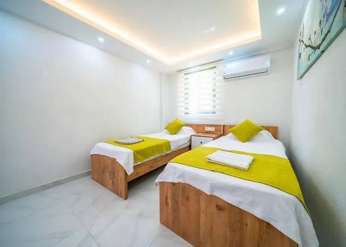 Villa Kalkan Deniz Manzaralı Havuzlu Bahçeli