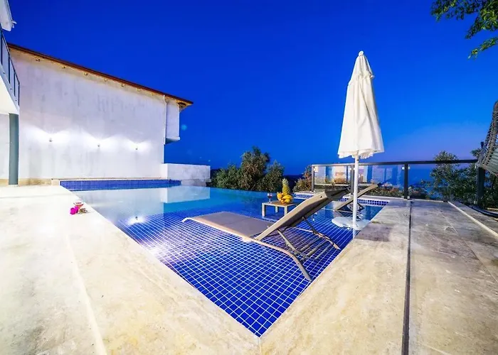 Kalkan Deniz Manzaralı Havuzlu Bahçeli Villa Kaş