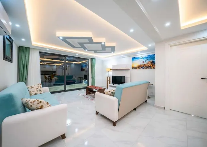 Villa Kalkan Deniz Manzaralı Havuzlu Bahçeli