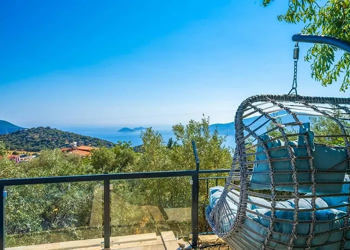 Villa Kalkan Deniz Manzaralı Havuzlu Bahçeli *