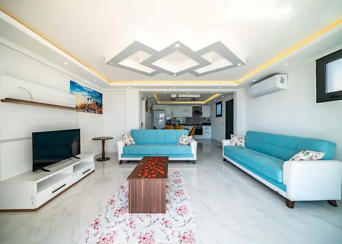 Kalkan Deniz Manzaralı Havuzlu Bahçeli