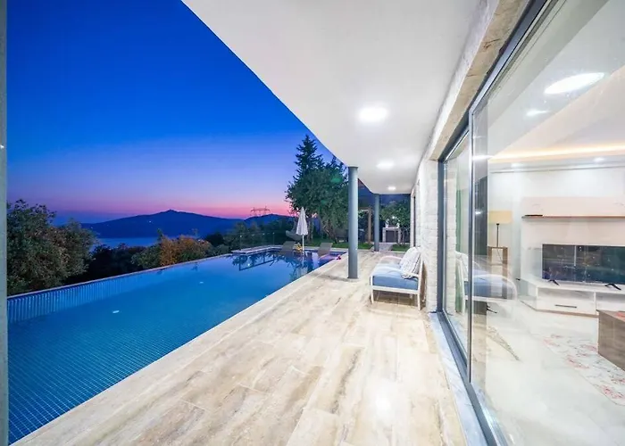 Kalkan Deniz Manzaralı Havuzlu Bahçeli Villa *