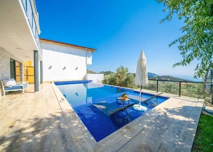 Kalkan Deniz Manzaralı Havuzlu Bahçeli Kaş