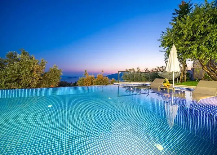 Villa Kalkan Deniz Manzaralı Havuzlu Bahçeli Kaş